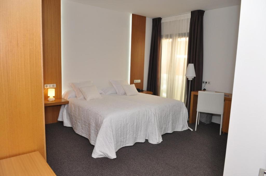 Toral Hotel León Pokoj fotografie